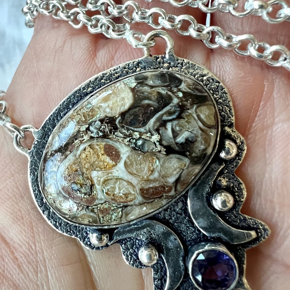 925 WOW WOW! Turitella Fossil Luna Moon Necklace - Picture 6 of 11